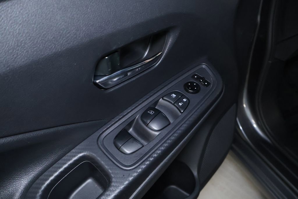 Used 2023 Nissan Versa SV image 12