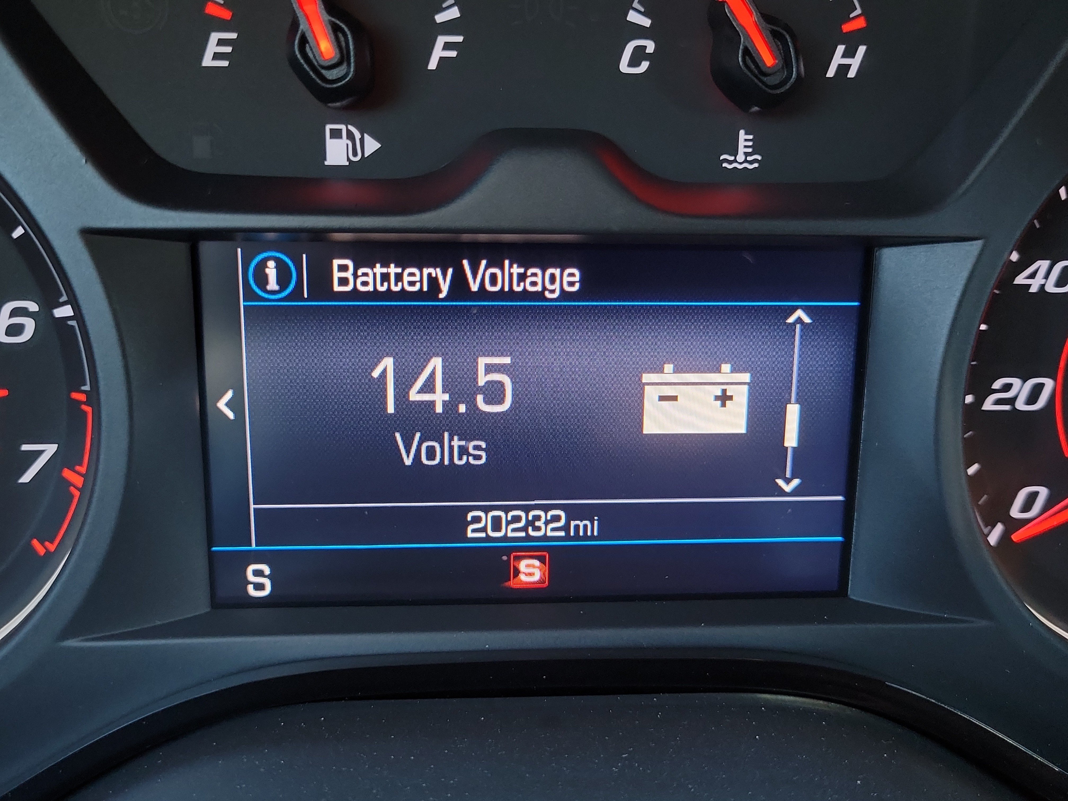 Used 2023 Chevrolet Camaro LT w/ Technology Package RWD image 18