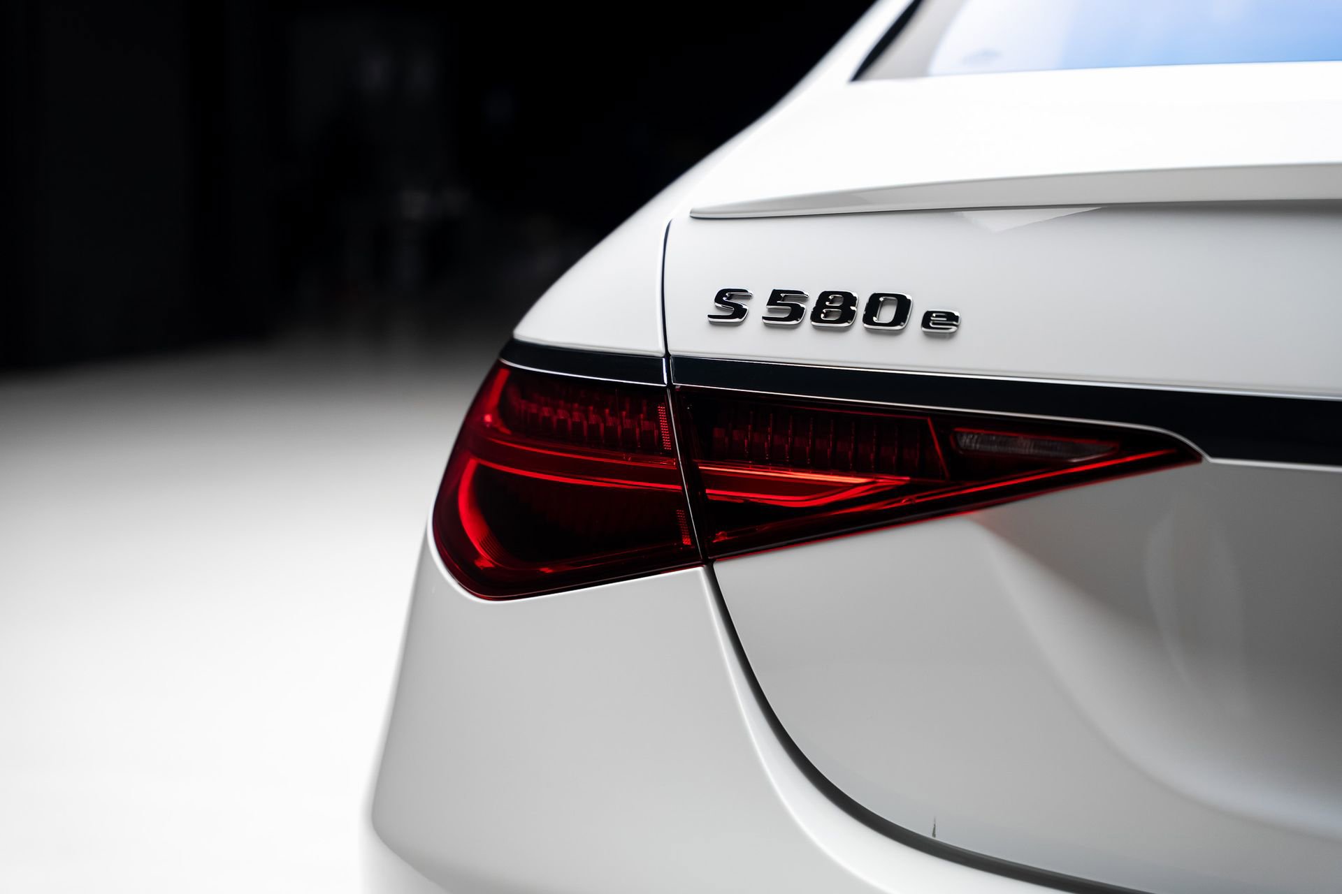 Used 2024 Mercedes-Benz S 580e 4MATIC Sedan w/ AMG Line image 27