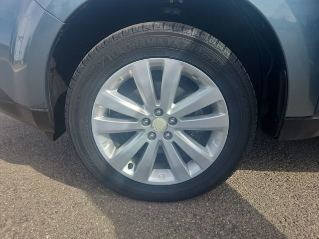 Used 2011 Subaru Forester 2.5X Limited AWD/4WD image 10