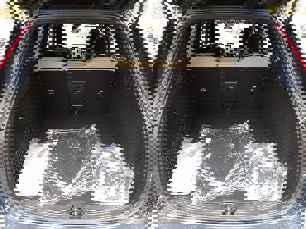 New 2026 Volvo XC60 T8 Core w/ Climate Package image 24