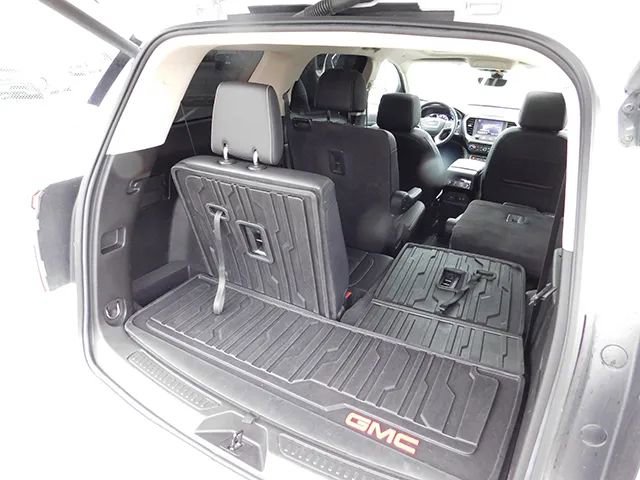 Used 2022 GMC Acadia Denali w/ Denali Ultimate Package image 10