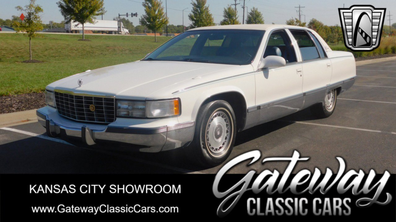 Used 1995 Cadillac Fleetwood Brougham image 1