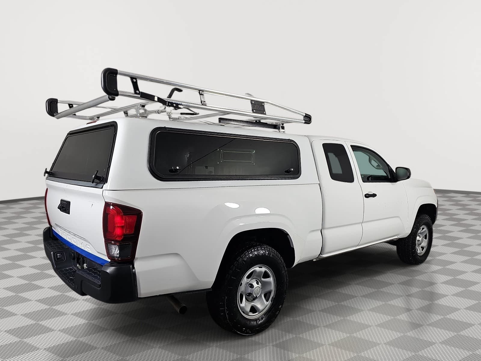 Used 2023 Toyota Tacoma SR RWD image 8