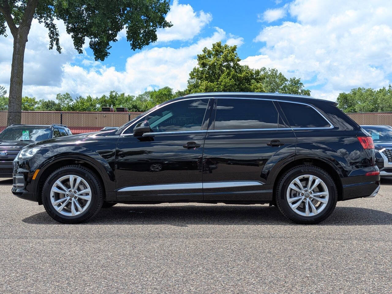 Used 2017 Audi Q7 3.0T Premium AWD/4WD image 8