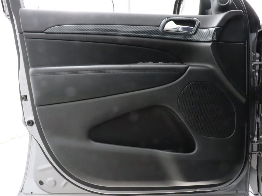 Used 2020 Jeep Grand Cherokee Altitude RWD image 32