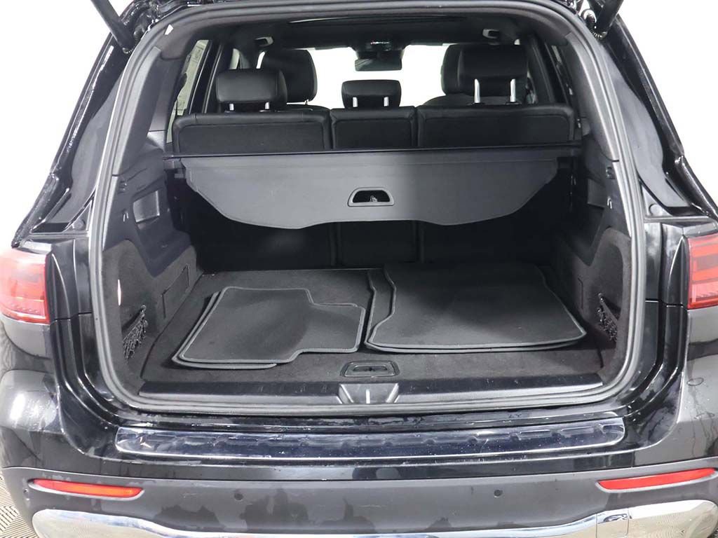 Used 2025 Mercedes-Benz GLB 250 4MATIC image 19