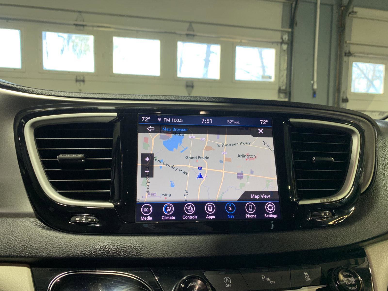 Used 2020 Chrysler Pacifica Touring-L Plus image 17