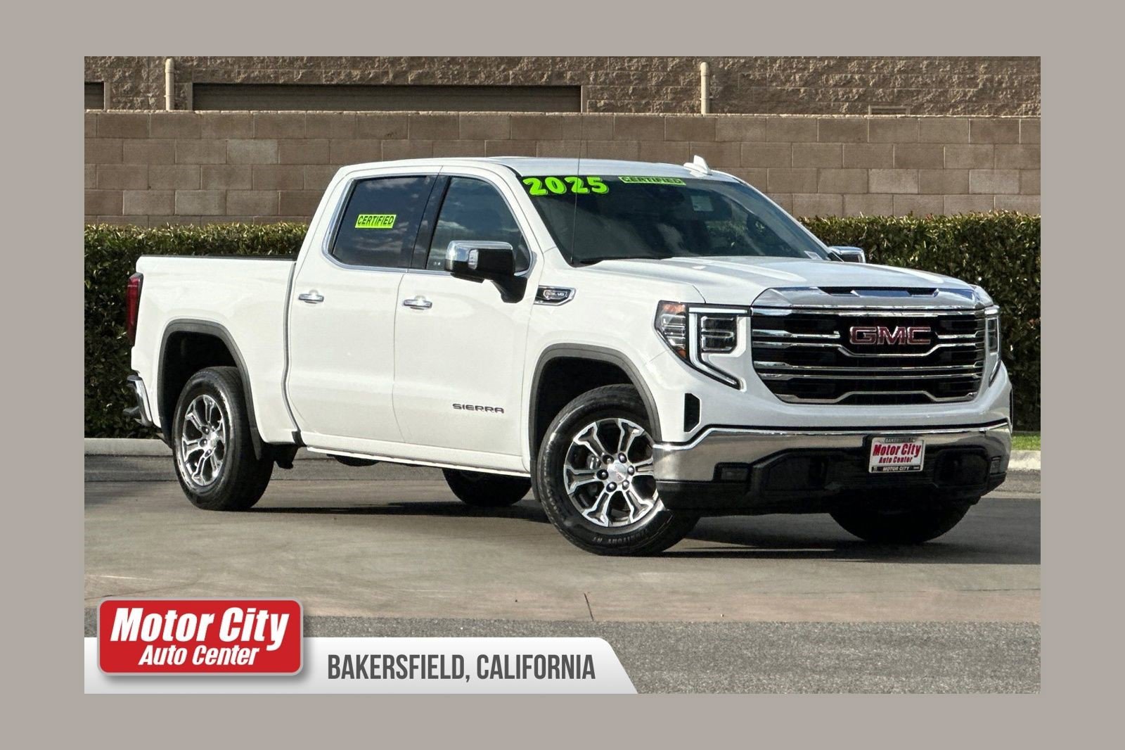 Used 2025 GMC Sierra 1500 SLT RWD image 1