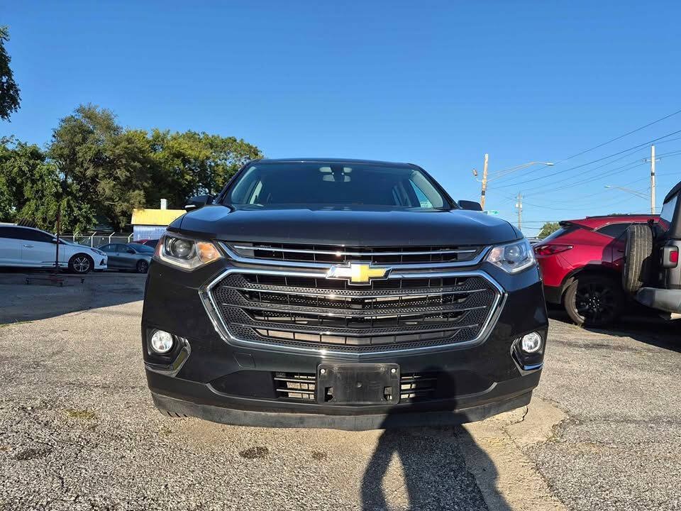 Used 2020 Chevrolet Traverse LT FWD image 2