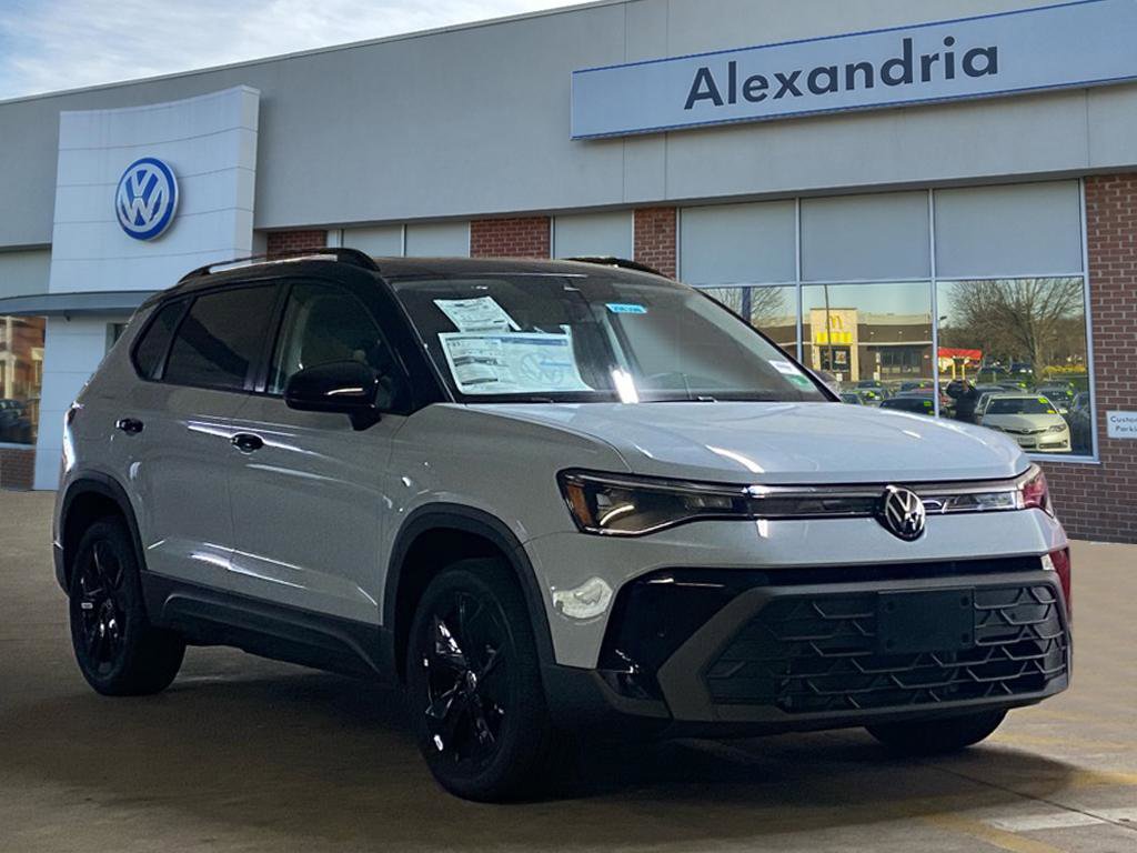 New 2025 Volkswagen Taos SE image 1