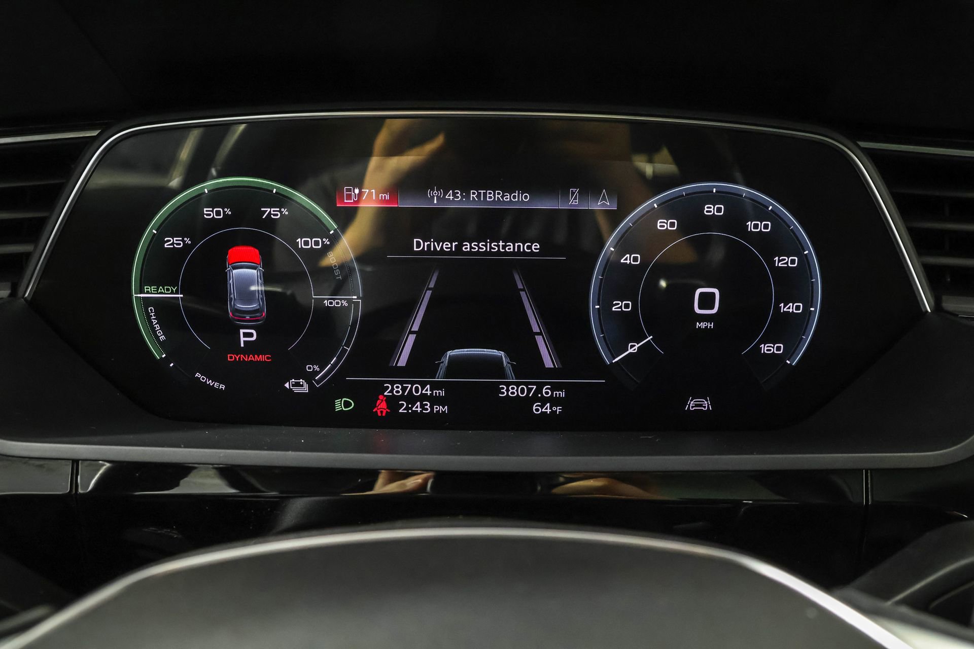 Used 2023 Audi e-tron Premium image 28