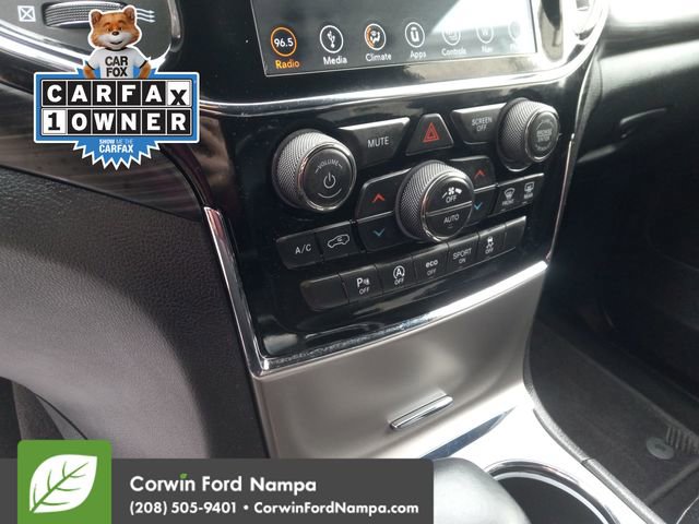 Used 2019 Jeep Grand Cherokee Altitude image 17