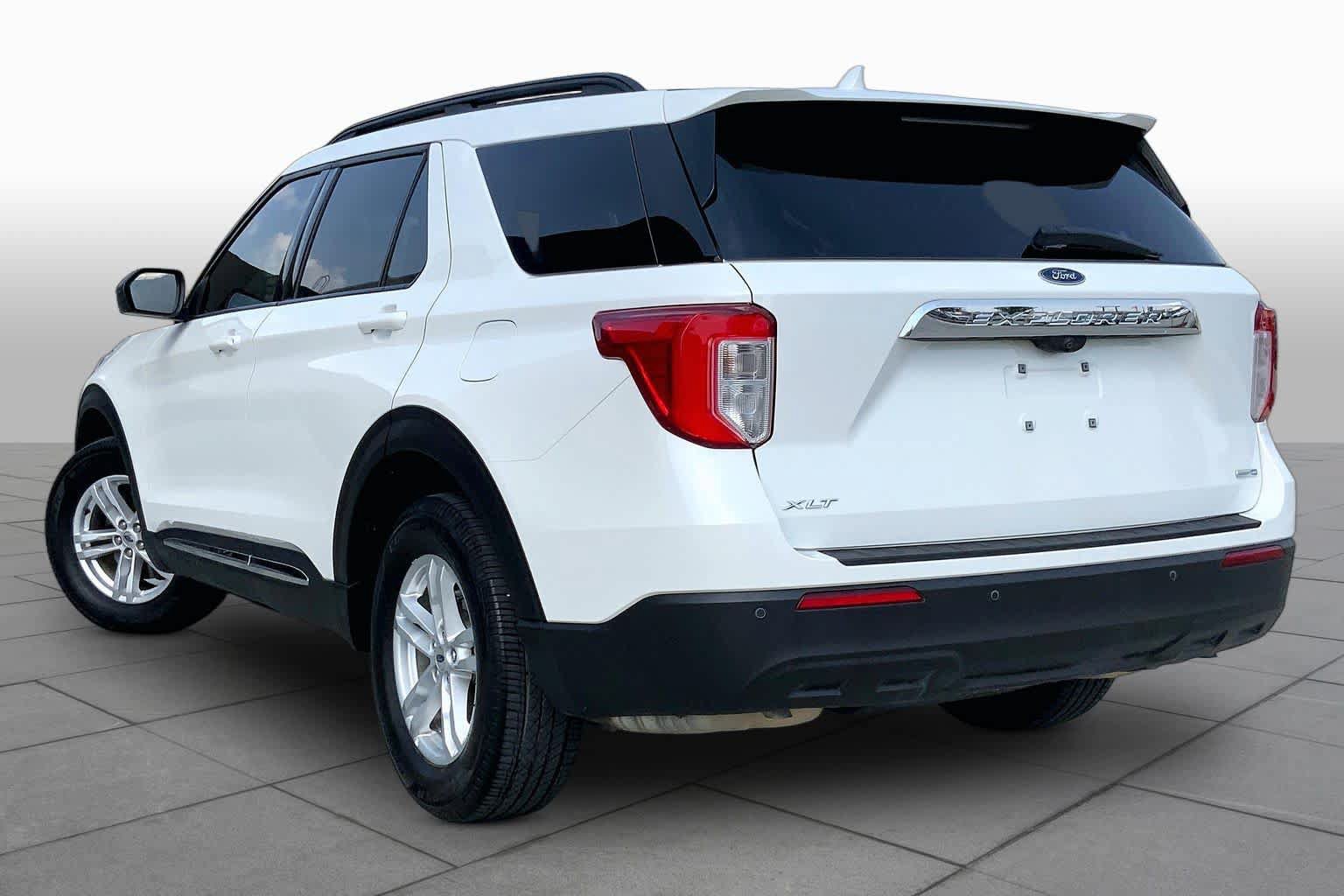 Used 2020 Ford Explorer XLT w/ Comfort Package AWD/4WD image 12