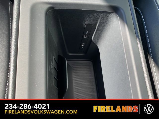 New 2025 Volkswagen Tiguan SE image 40