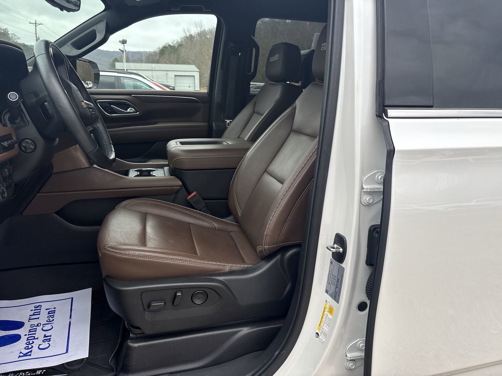 Used 2024 Chevrolet Suburban High Country w/ Advanced Technology Package AWD/4WD image 14