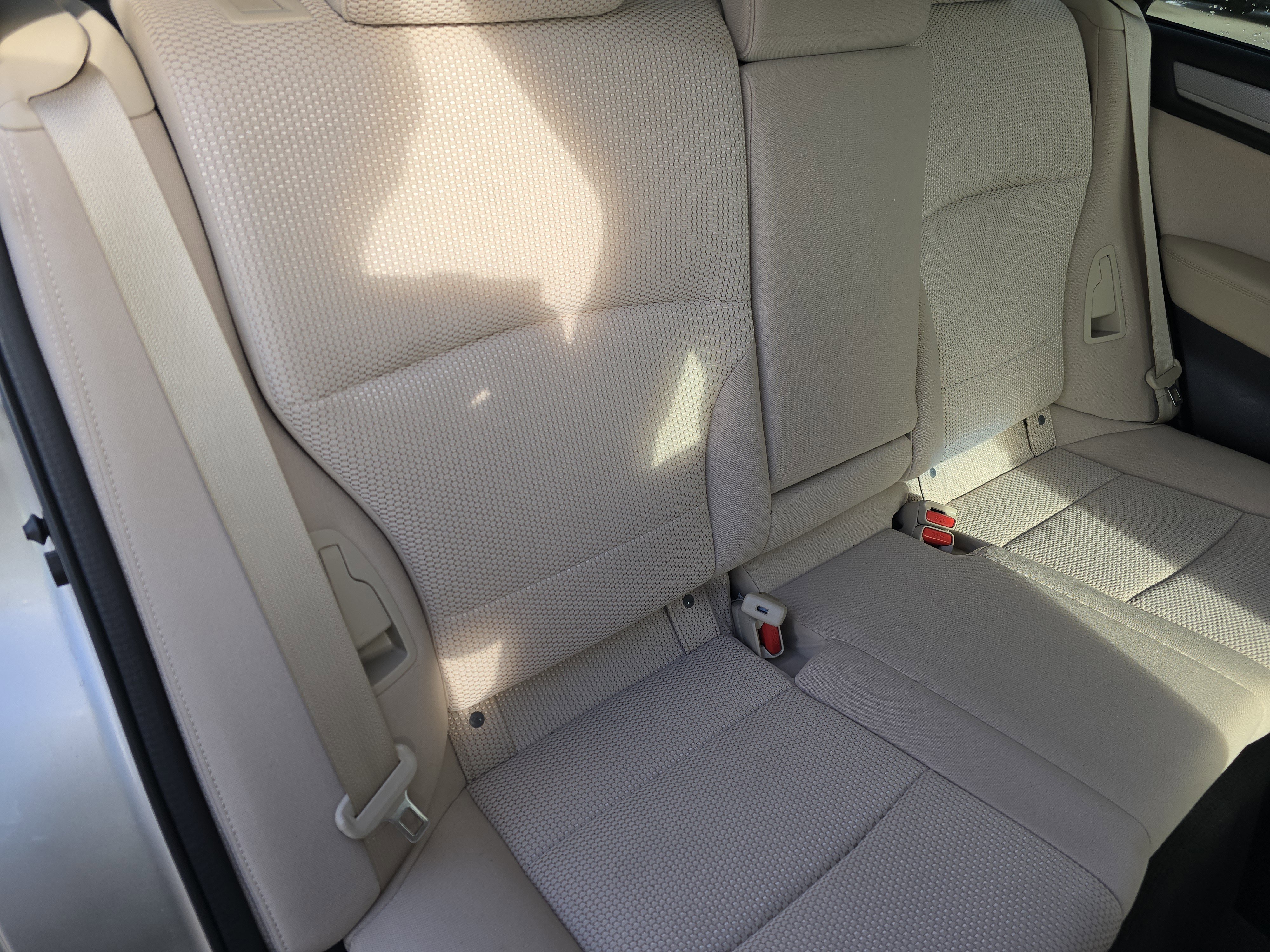 Used 2019 Subaru Outback 2.5i Premium image 16