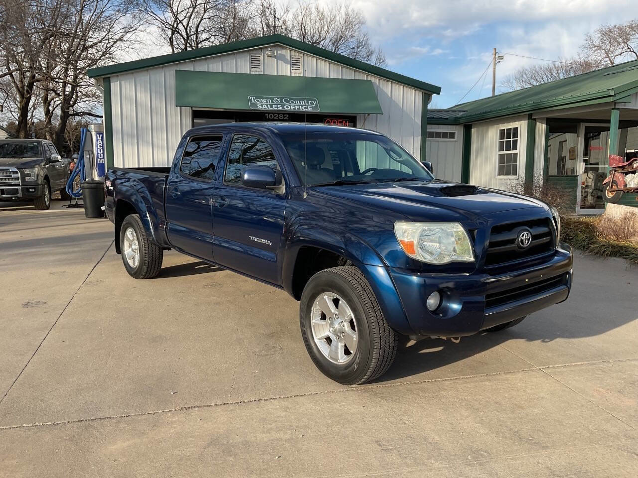 Used 2007 Toyota Tacoma PreRunner RWD image 3