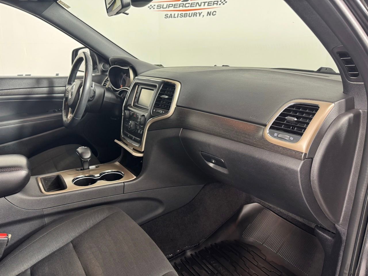 Used 2015 Jeep Grand Cherokee Laredo w/ Quick Order Package 23E image 29