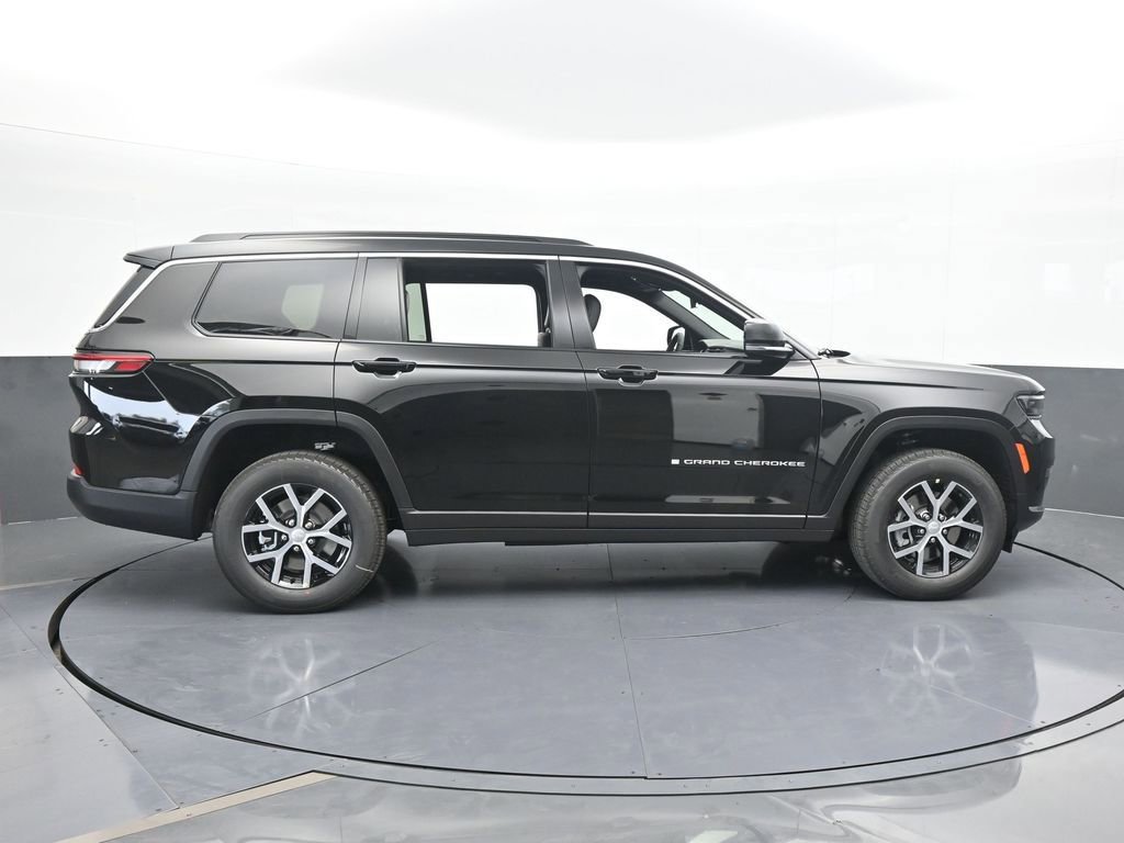 Used 2025 Jeep Grand Cherokee L Limited image 7