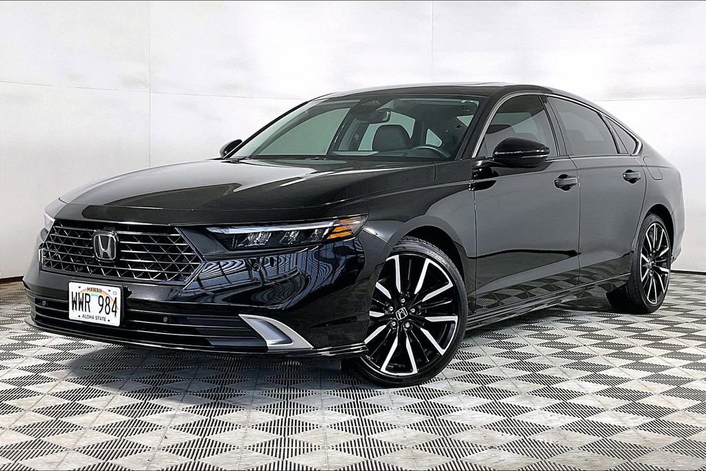 Used 2023 Honda Accord Touring image 1
