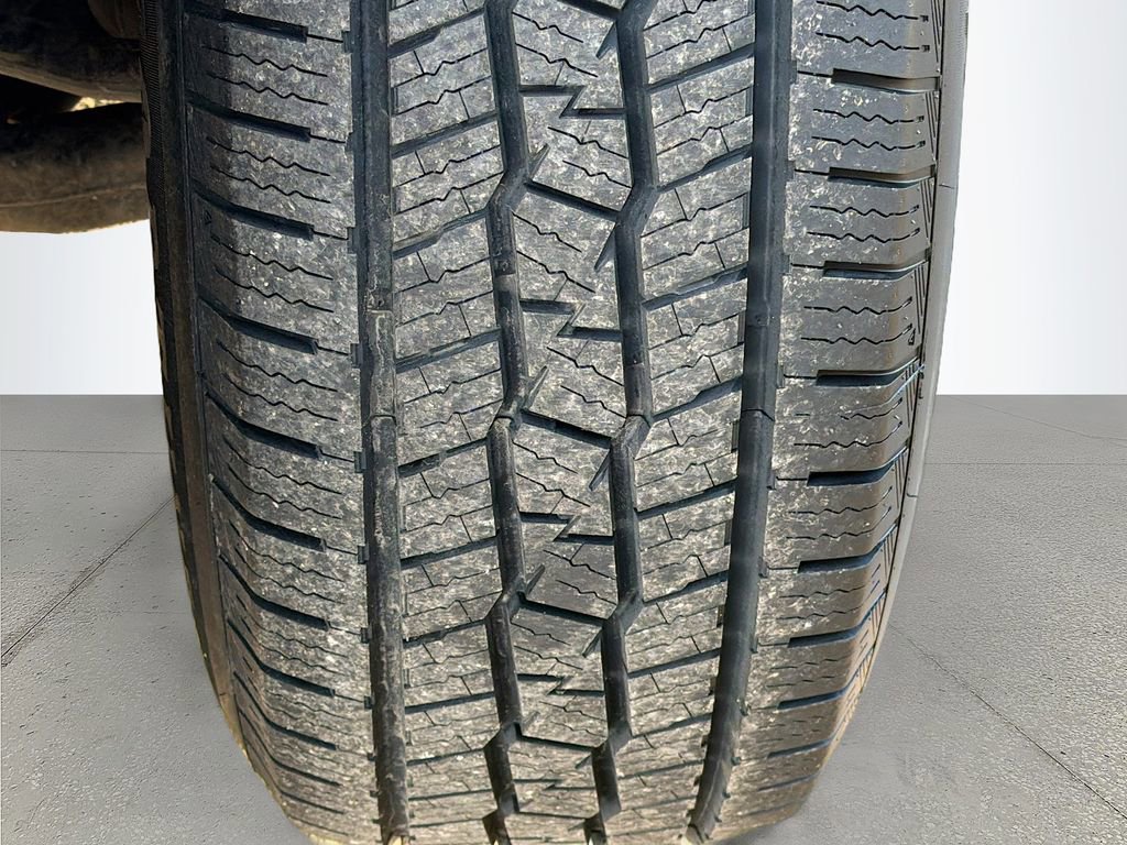 Used 2024 Chevrolet Suburban LT image 44