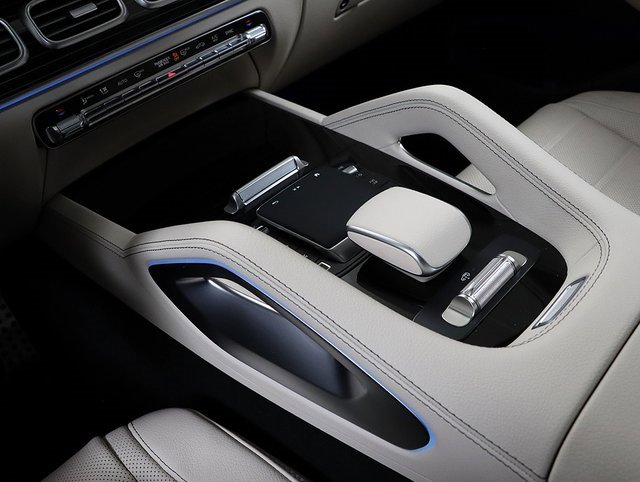 New 2026 Mercedes-Benz GLS 580 4MATIC image 28