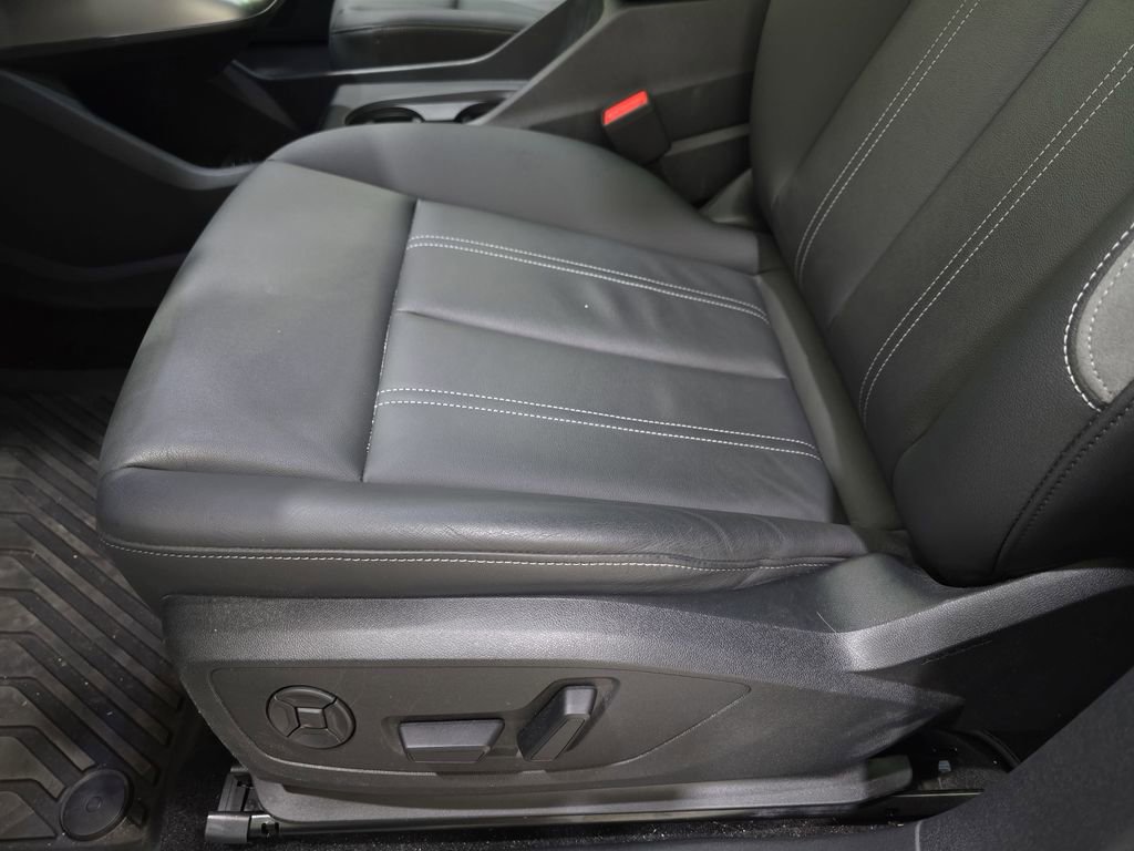 Used 2024 Audi Q4 e-tron Premium Plus w/ Premium Plus image 30