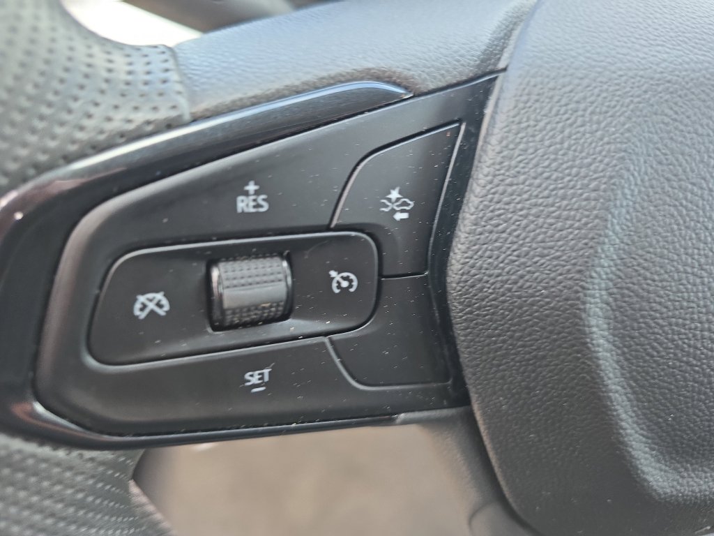 Used 2025 Chevrolet Trax LT image 20