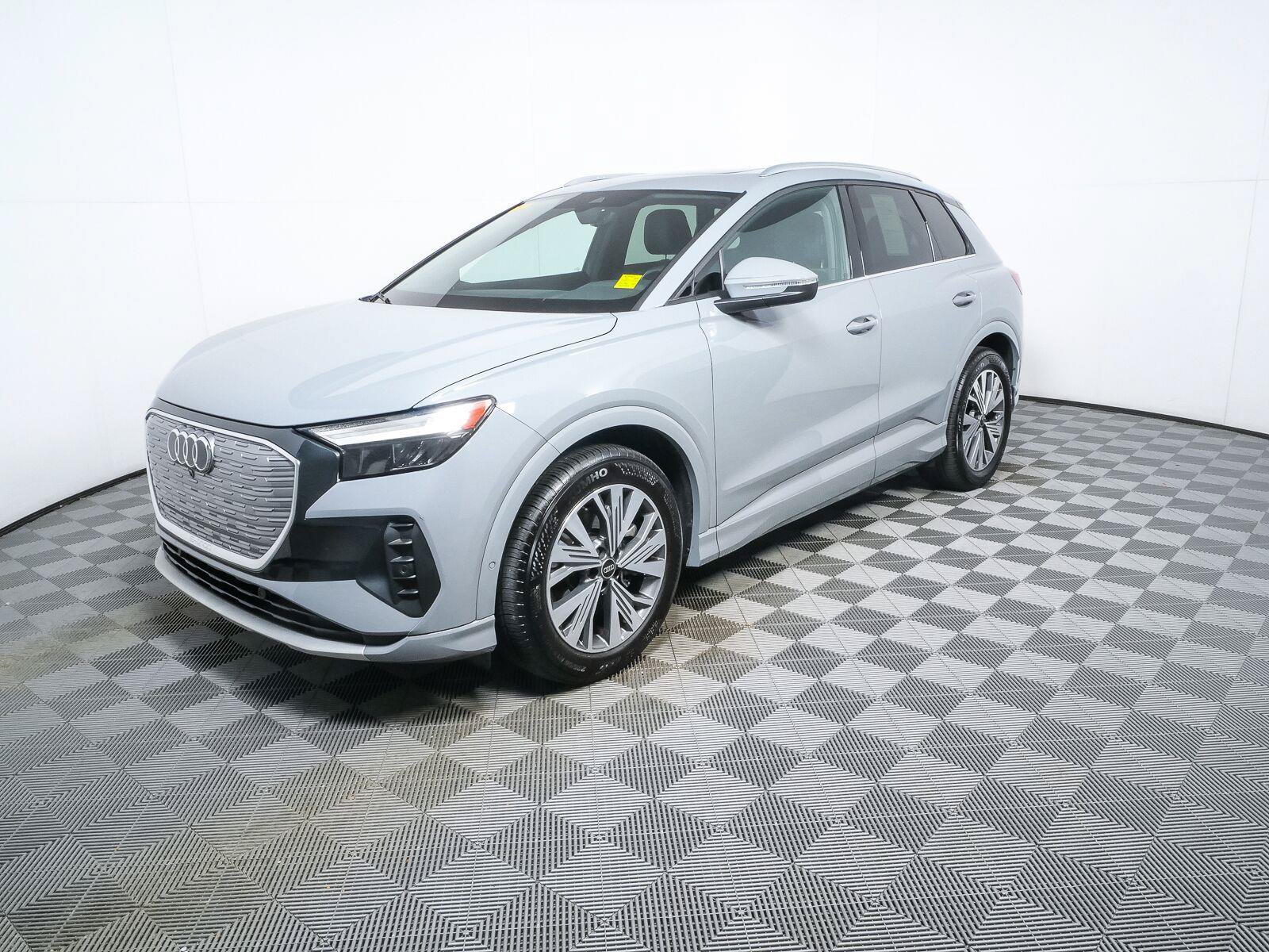 Used 2023 Audi Q4 e-tron Premium Plus w/ Premium Plus RWD image 26
