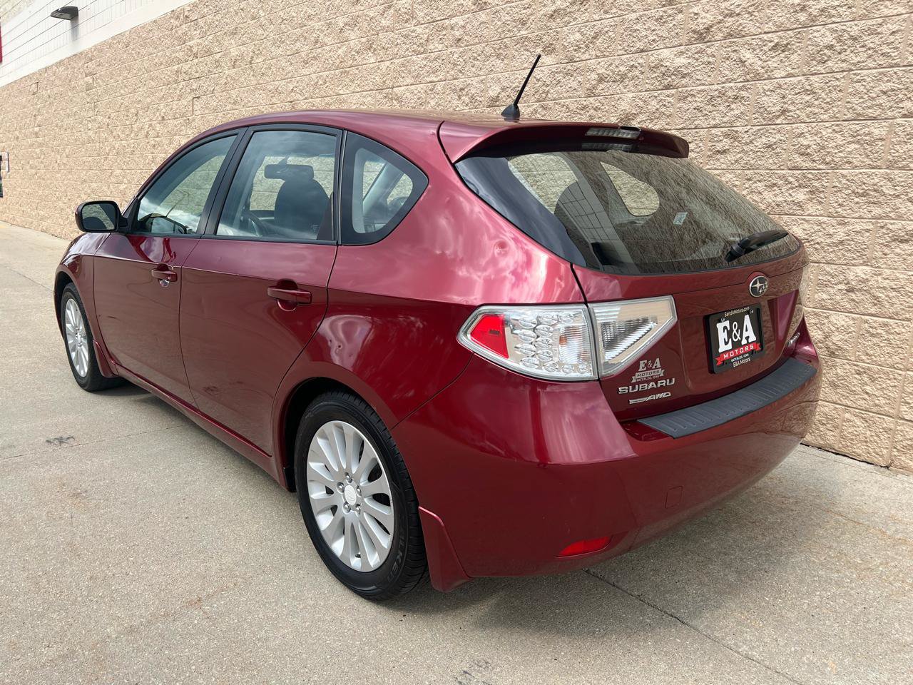 Used 2011 Subaru Impreza 2.5i Premium w/ PWR Moonroof Value Pkg AWD/4WD image 5