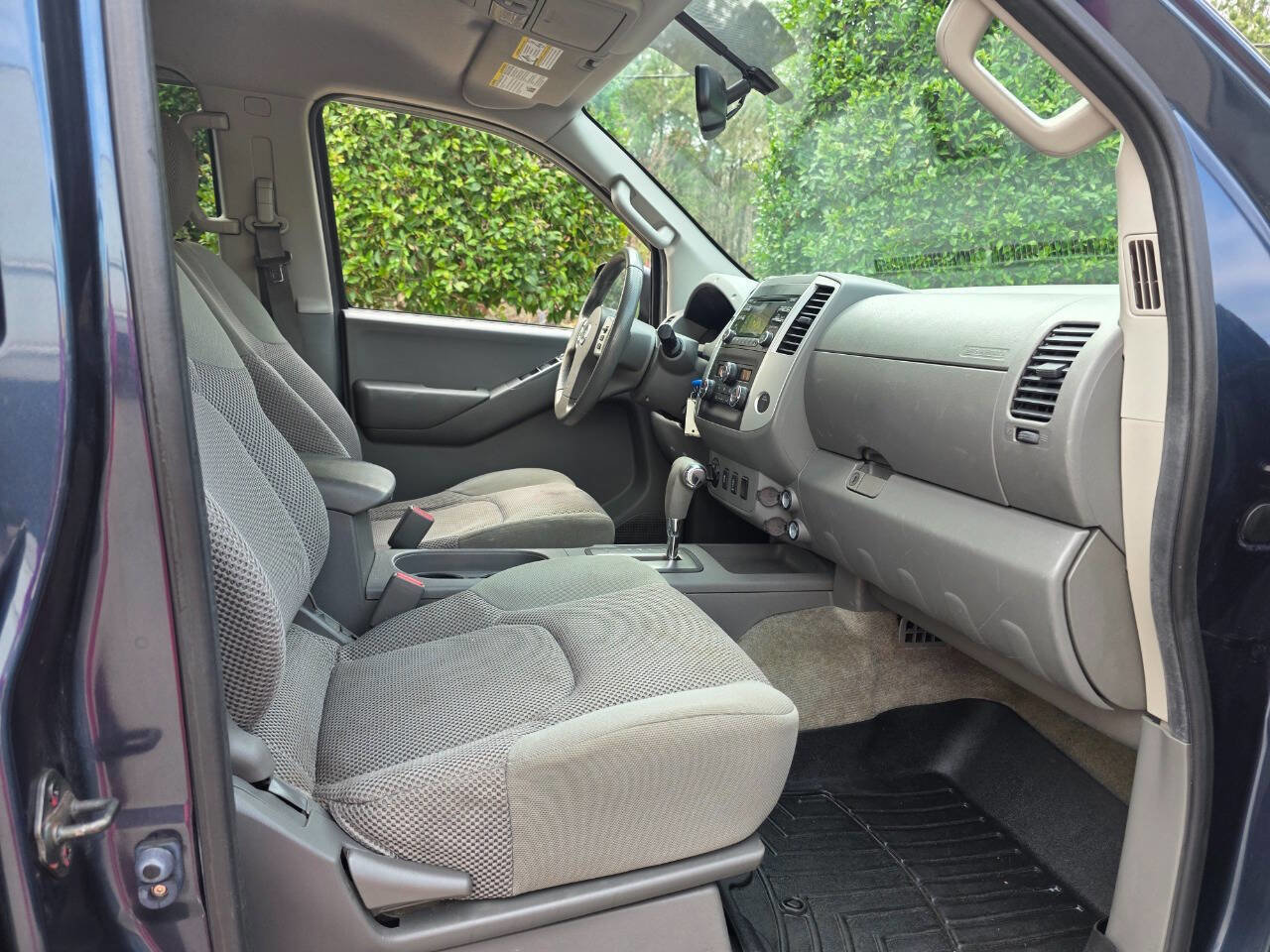 Used 2013 Nissan Frontier SV w/ SV Value Truck Pkg image 31