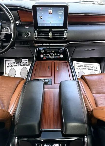 Used 2020 Lincoln Navigator L Reserve w/ Luxury Package RWD image 33