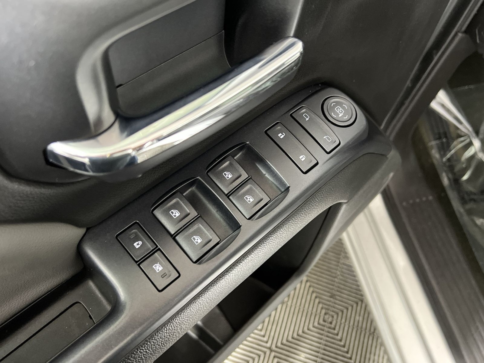 Used 2015 Chevrolet Silverado 1500 LS w/ Trailering Package AWD/4WD image 11