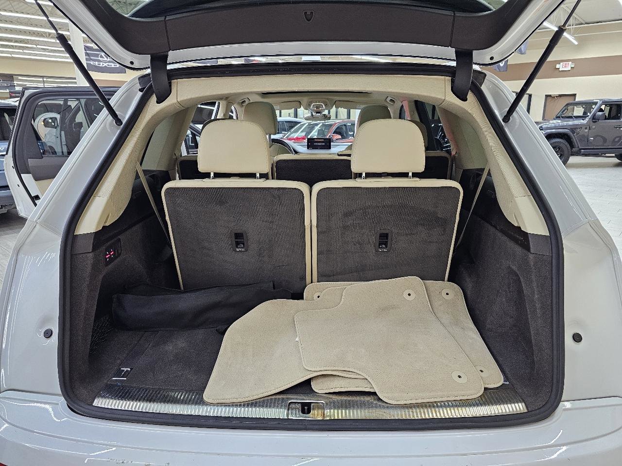 Used 2017 Audi Q7 3.0T Prestige w/ Prestige Package image 13