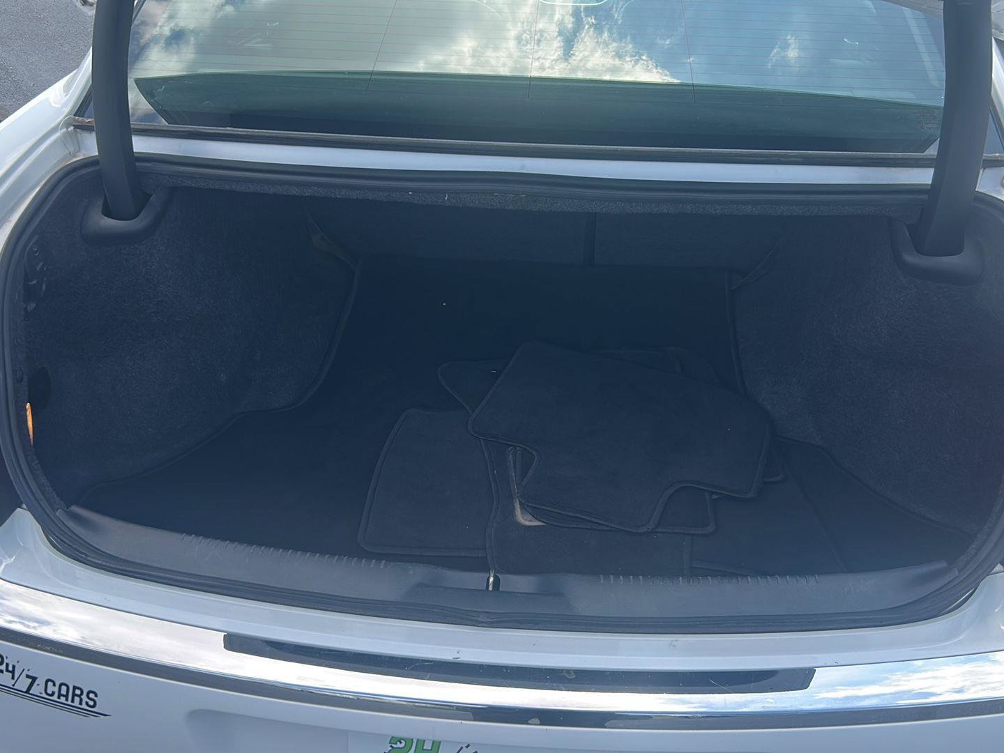 Used 2014 Chrysler 300 C RWD image 11
