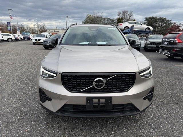 Certified 2023 Volvo XC40 B5 Plus w/ Driver Assist Package image 15