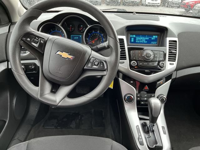 Used 2016 Chevrolet Cruze LT image 13