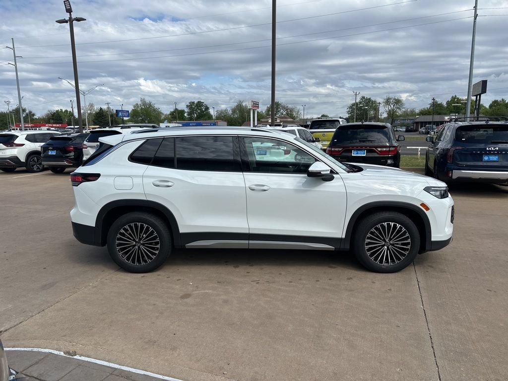 New 2026 Volkswagen Tiguan S FWD image 4