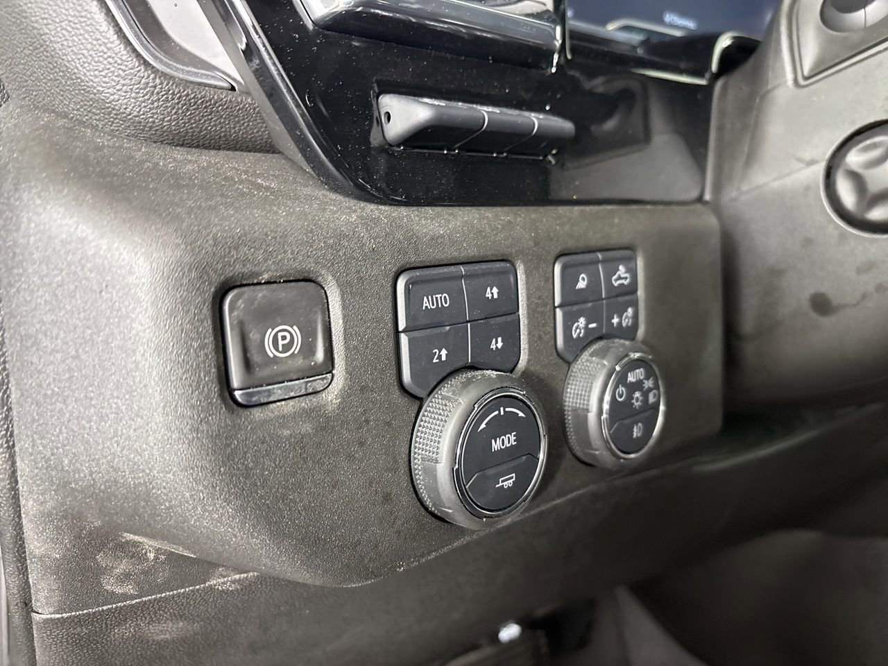 Used 2023 Chevrolet Silverado 1500 High Country w/ High Country Premium Package image 8