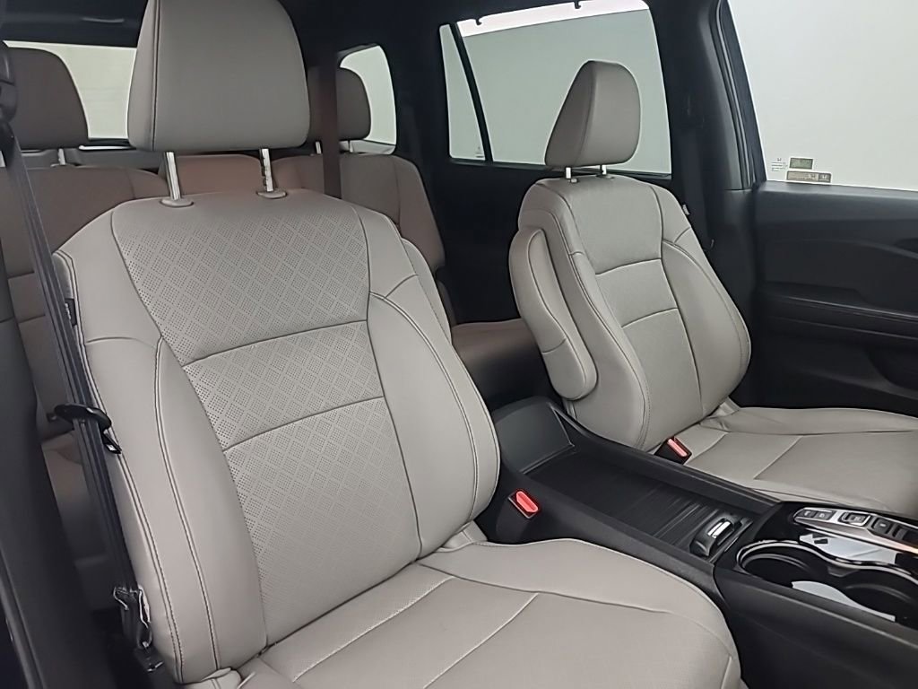 Used 2023 Honda Passport Elite image 15