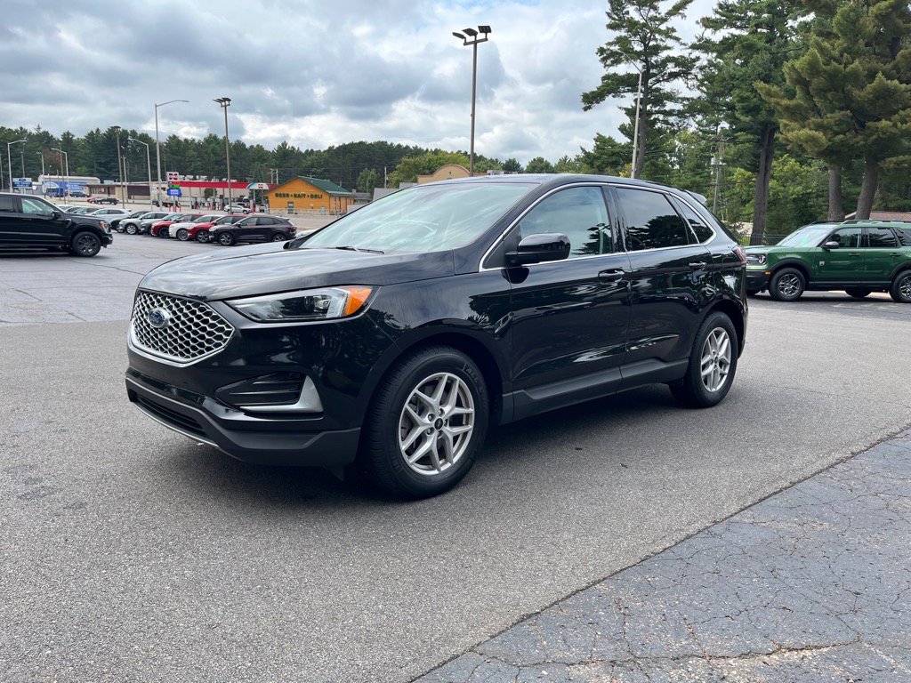 Used 2024 Ford Edge SEL image 3