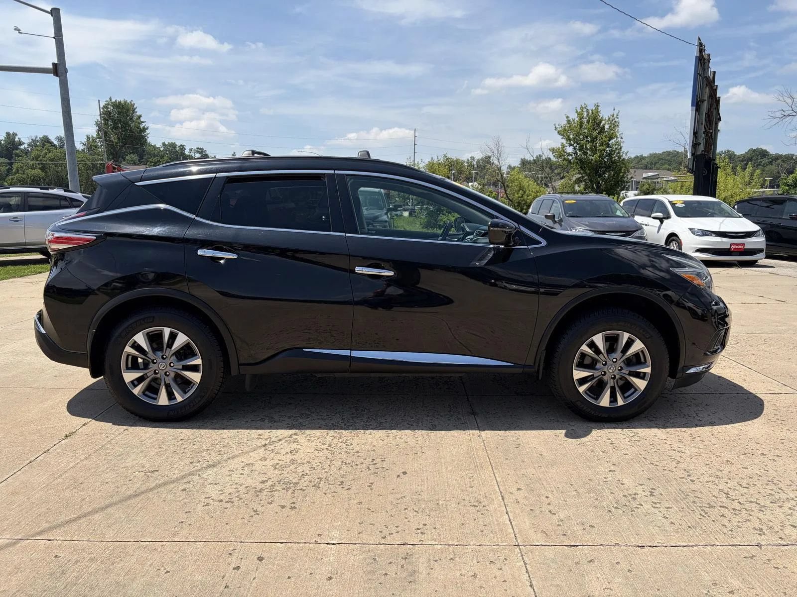 Used 2018 Nissan Murano SV w/ Cargo Package AWD/4WD image 4