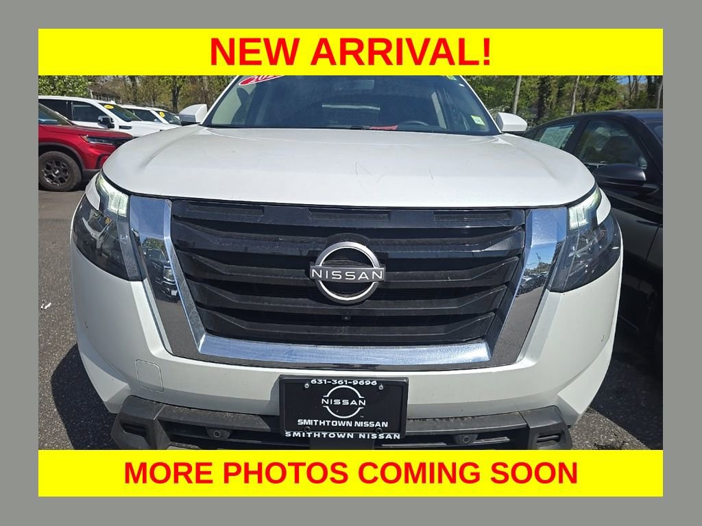 Used 2025 Nissan Pathfinder SL AWD/4WD image 1