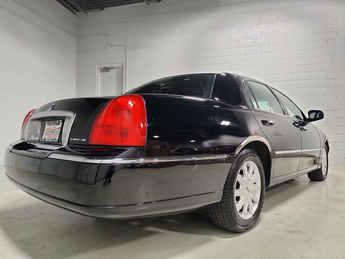 Used 2008 Lincoln Town Car Signature Limited RWD image 7