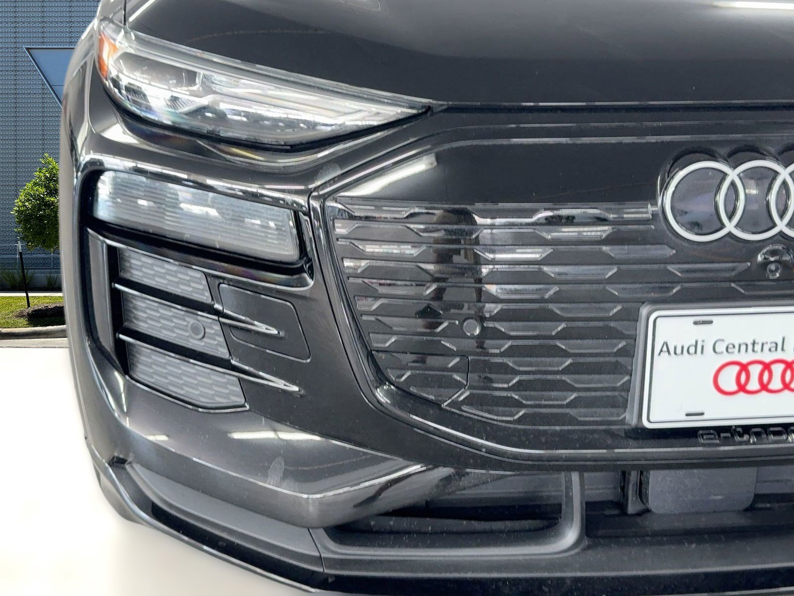 Used 2025 Audi Q6 e-tron Premium w/ Convenience Package image 10