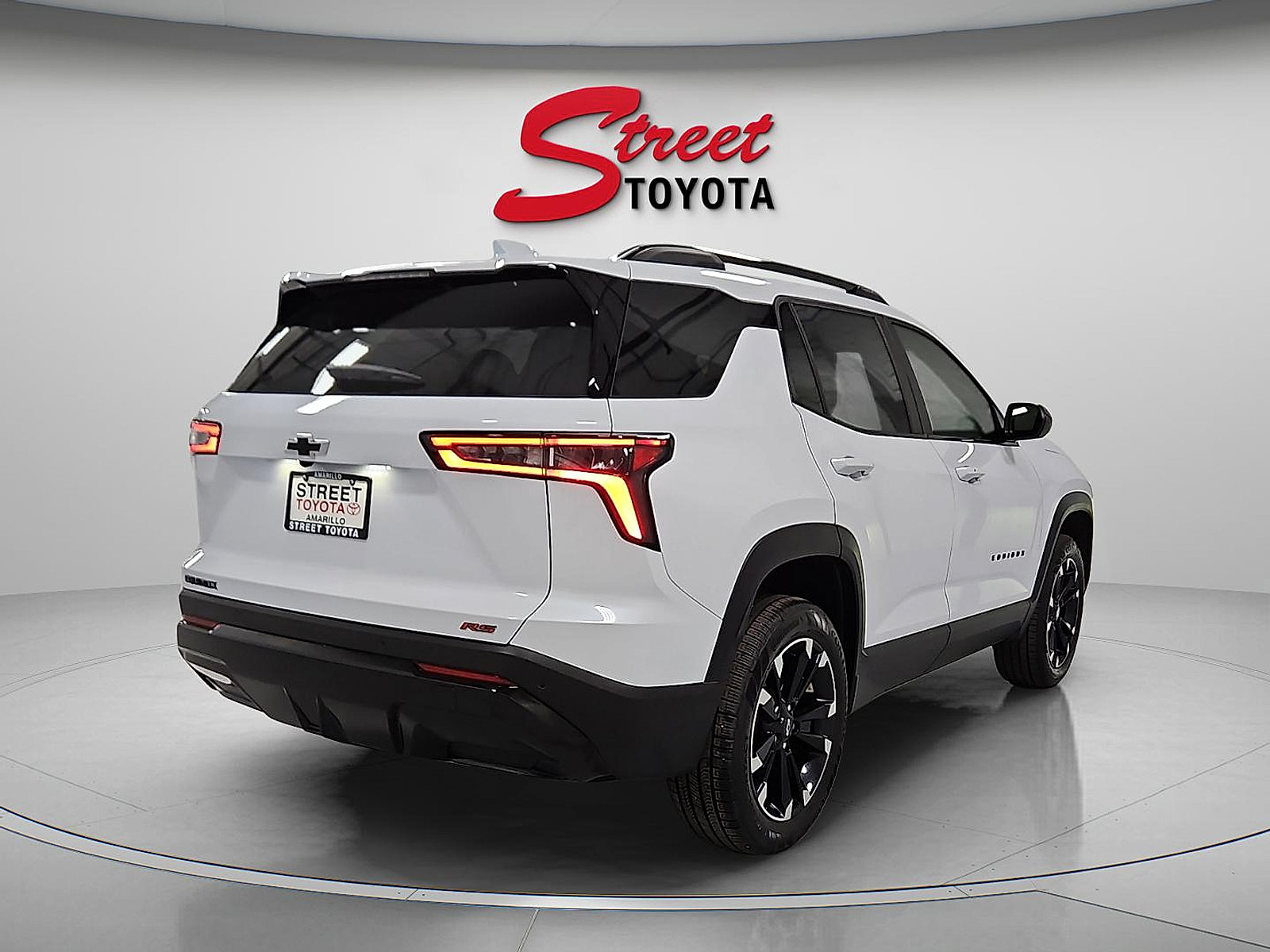 Used 2026 Chevrolet Equinox RS FWD image 3