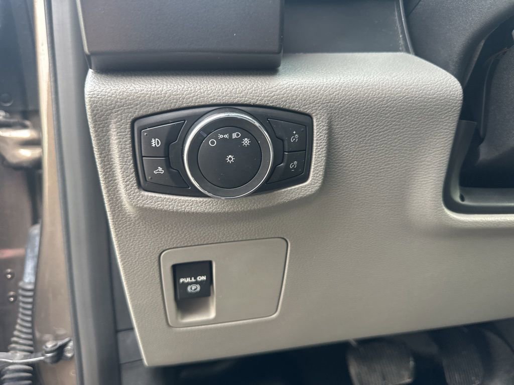 Used 2017 Ford F150 XLT image 12