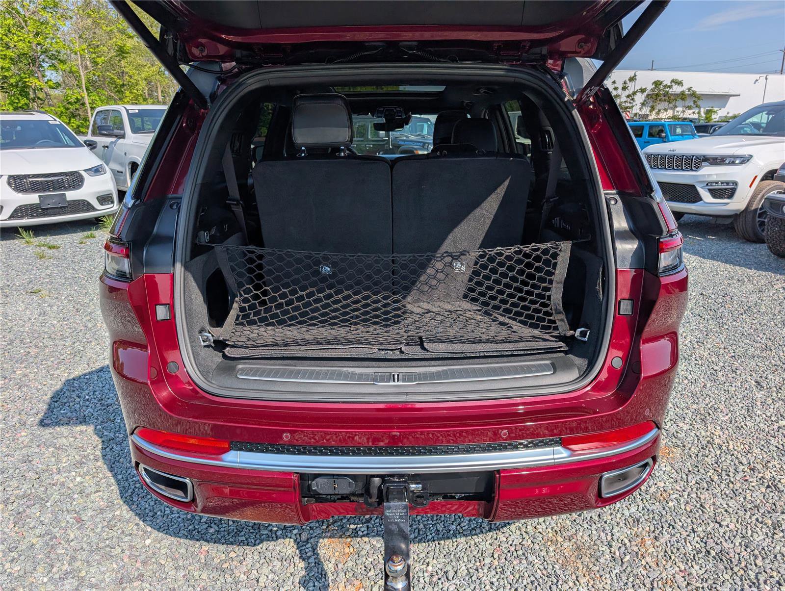 Used 2023 Jeep Grand Cherokee L Summit w/ Rear Seat Video Group I AWD/4WD image 14
