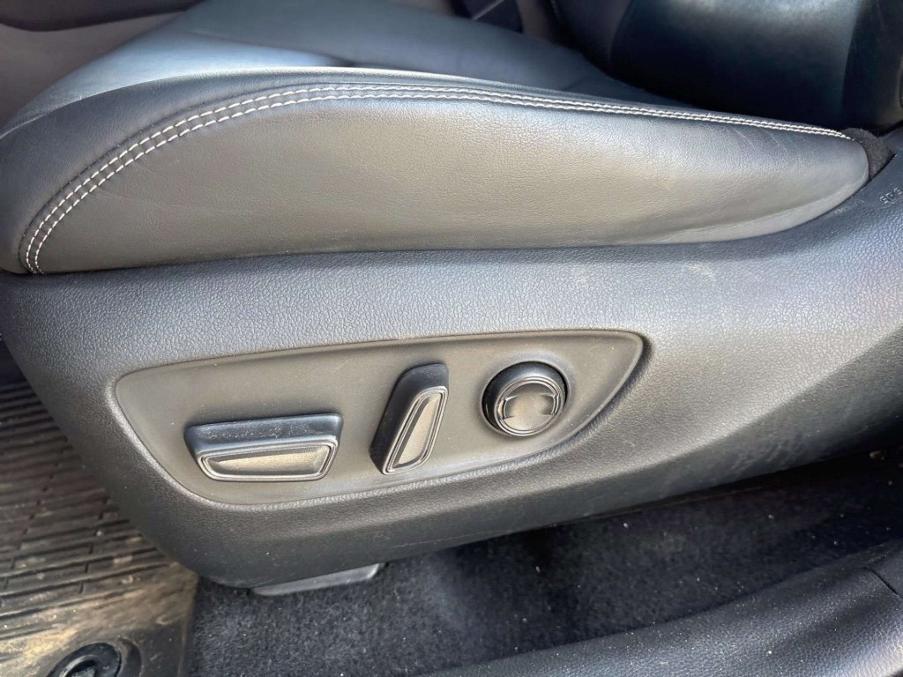 Used 2021 Toyota RAV4 XLE Premium image 33